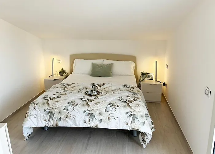 Holihome G-view Apartment *